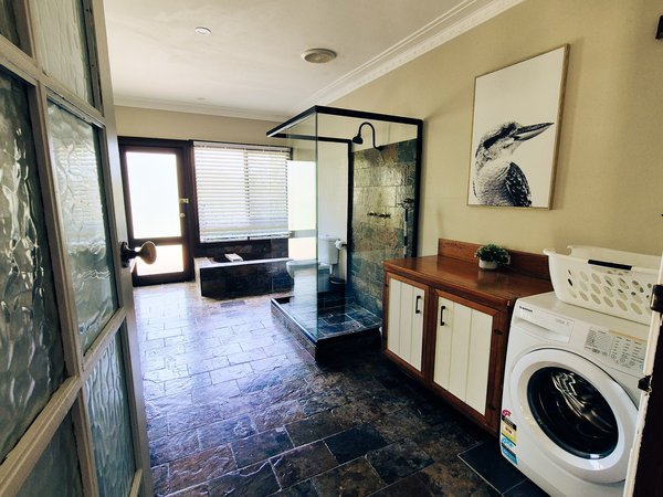 Main bathroom